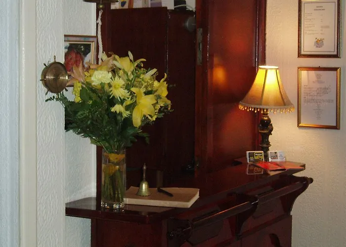 The Pilatus - Guest House